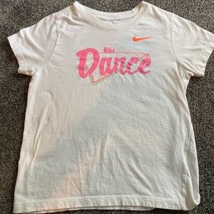 Nike: the Nike tee (medium)